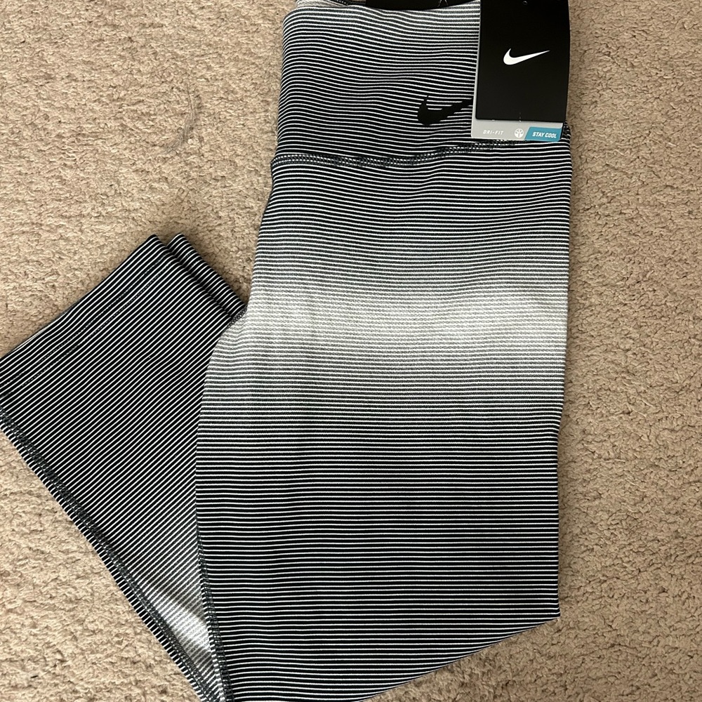 Nike Women's Legendary Fit Black/white Stripe Leggings 599252